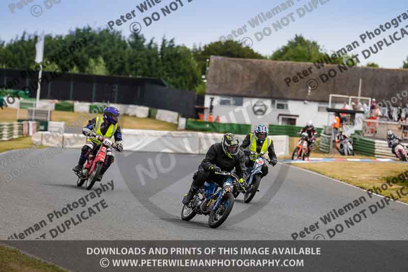 Vintage motorcycle club;eventdigitalimages;mallory park;mallory park trackday photographs;no limits trackdays;peter wileman photography;trackday digital images;trackday photos;vmcc festival 1000 bikes photographs